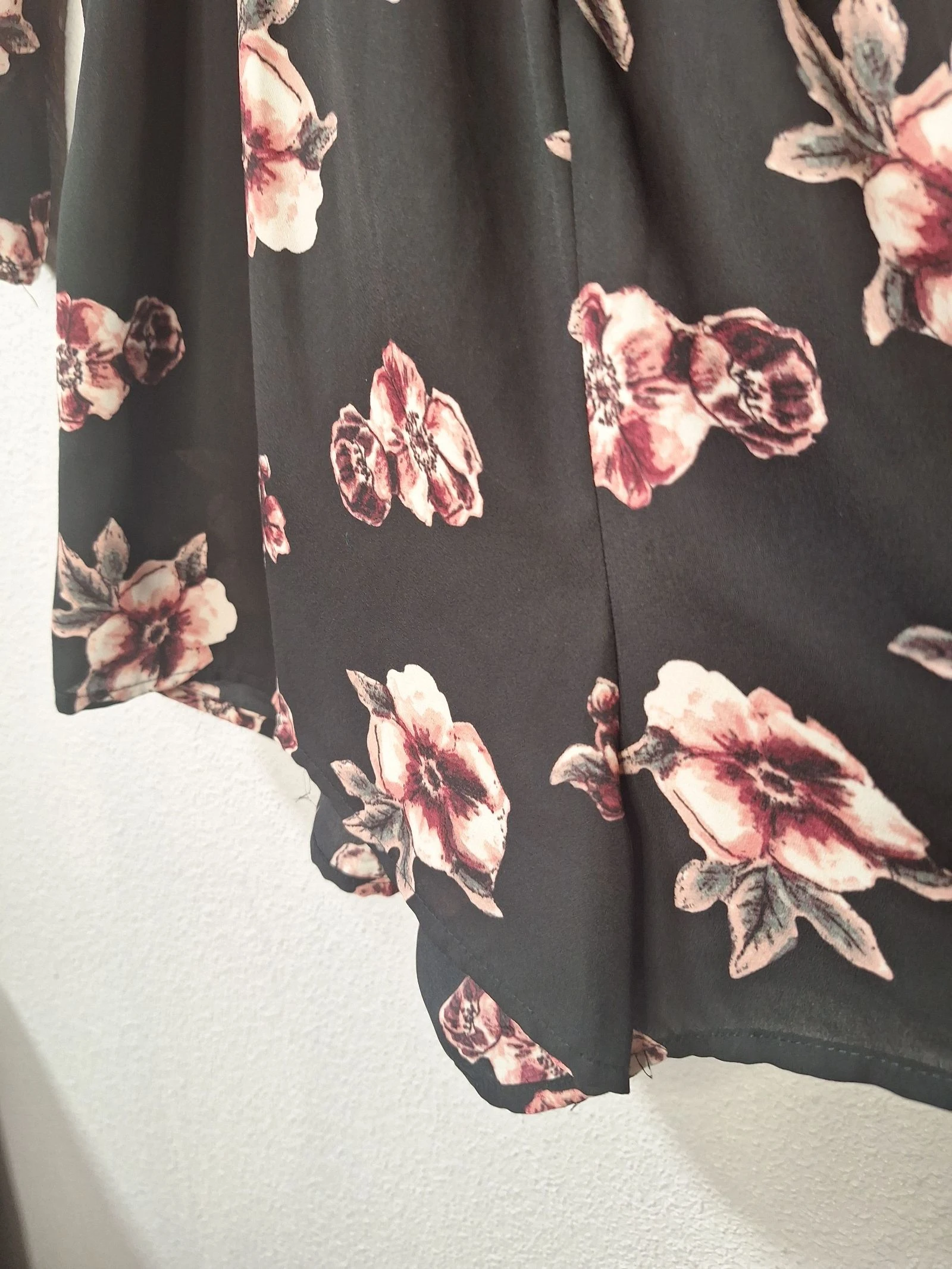 H&M black floral short dress size 38 cross neckline long sleeves – photo 2